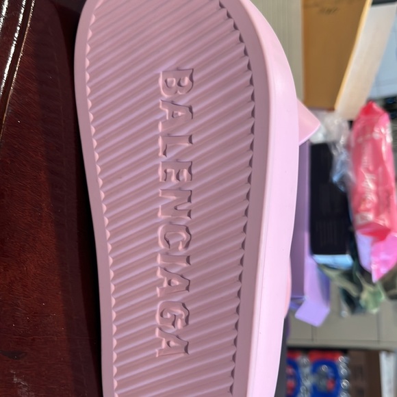 PINK BALENCIAGA SLIDES - Picture 2 of 3